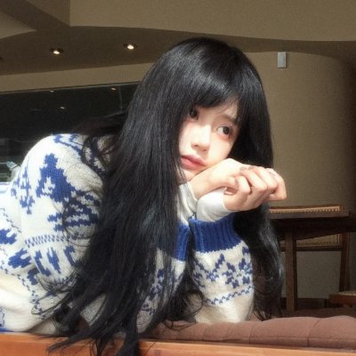 这名男子，捡到了人鱼。